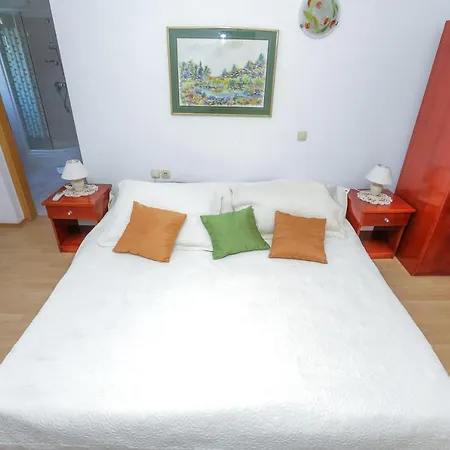 Dalma Guest house *
